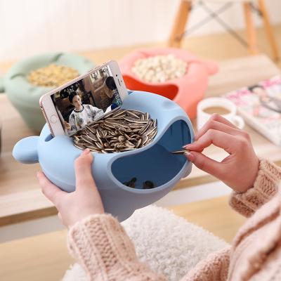 China Lazy Person Home Bedroom Living Room Office Mini Plastic Gift Fruit Bowl Bed Desk Creative Workable Table Lazy Person for sale