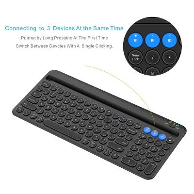 China Anti-fall Support IOS/Android/windows Black Tooth Blue Wireless Keyboard Folding Keyboard for sale