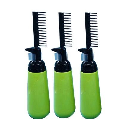 China BEAUTY PACKAGING Wholesale 150ML Barber Bottle Comb Bottle Applicator for Barber Salon Hairdressing for sale