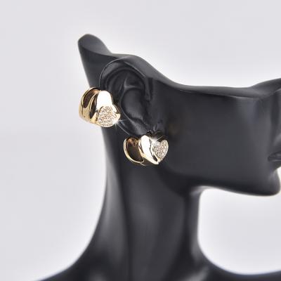 China Amazon Fashion Jewelry 18k Gold Hot Selling Custom Heart Shape Stud Earrings For Women for sale