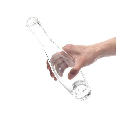 China 2023 Wholesale Customized Recyclable Eco-friendly Flat Glass Beverage Vodka Wine Bottle 500ml 700ml Juice Bottle With Lid for sale