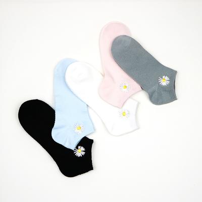 China Anti Bacterial Summer Anti Slip Stockings Cut Invisible No Show Socks Women Loafer Socks for sale