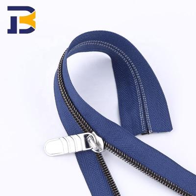 China Black Long Teeth Chain Gunmetal Auto Lock Fancy Supplies Nickel Zipper High Quality Sewing Nylon Roll For Bag for sale