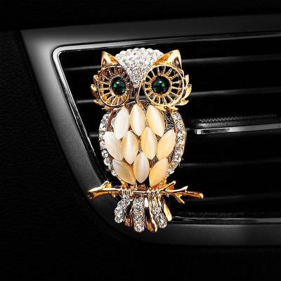 China Diamond Locket Owl Vent Car Decoration Car Air Freshener Perfume Sports Car Aromatherapy Essential Oil Diffuser Clip for sale