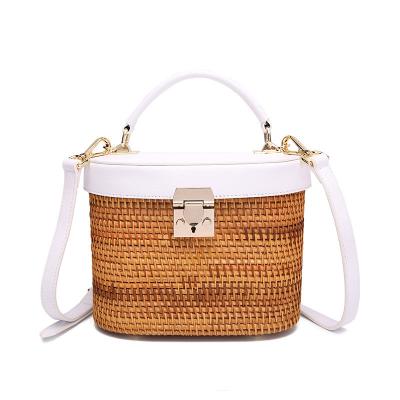 China JellyWhite Fashion Small Handbag Leather Women's Sling Bag Fashion Trendy Messenger Bag for sale