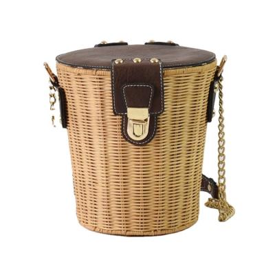 China Fashion new fashion rattan simple shoulder bag beach bag fashion leisure woven messenger bag for sale