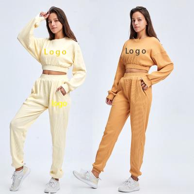 China Custom Anti-Wrinkle Tracksuit Set of 2 Piece Set Crewneck Pullover Sweatpants Women Joggers Suits for sale