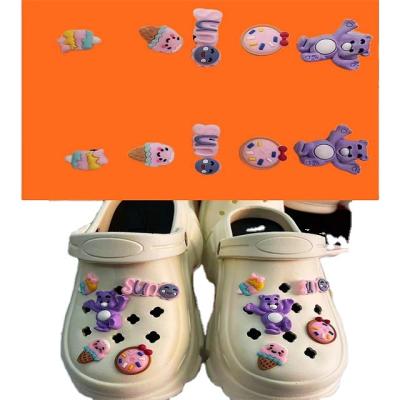 China Cute Shoe Bag Garment New Cartoon Set PVC To Drop Plastic Soft Rubber Shoes Flower Shoe Accessory Buckle for sale