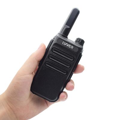 China Anti-interference UHF baofeng c30 walkie talkie communication with family partner 2 way talkie radio walkie for sale