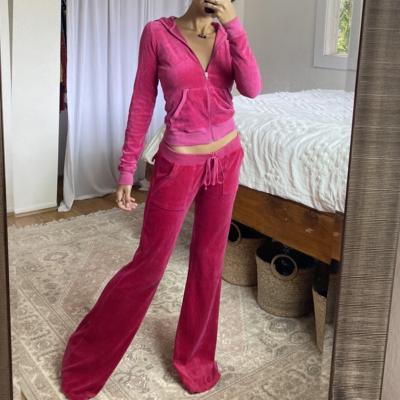 China Custom Breathable Velvet Lady Tracksuit For Women Crop Hoodie Velvet Zipper Tracksuit Sweatsuit Top Set for sale