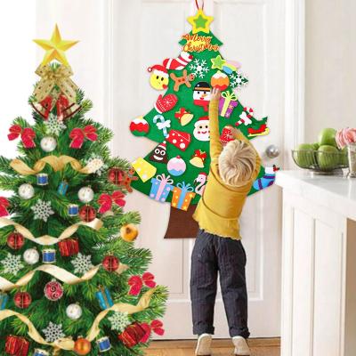 China 2021 new arrival fashionable luxury christmas decorations 34pcs large diy snow wall felt artificial christmas tree for home for sale