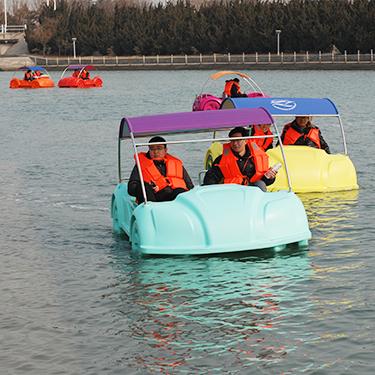 China Good Quality Polyethylene 4 People Water Plastic Electric Bike Wheel PE Pedal Boat for sale