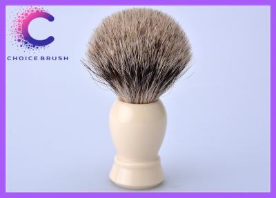 Chine Les meilleurs outils faciaux blancs de soin de la poignée 20*65mm de brosse de rasage de blaireau pour les hommes à vendre