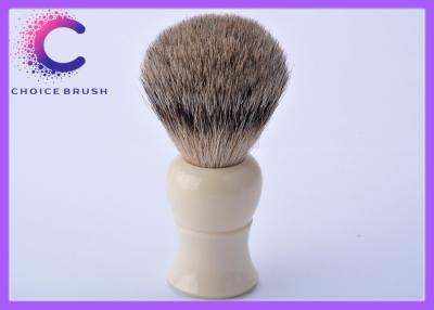 Chine Poignée blanche faite main de brosses de rasage avec le meilleur blaireau pour le salon de coiffure à vendre