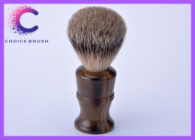 Chine La meilleure brosse de rasage de cheveux de blaireau de longue poignée avec la poignée classique de couleur de klaxon de faux à vendre