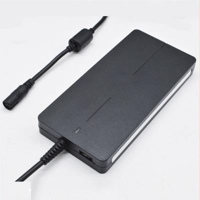 China Universal Laptop Adapter Automatic100 240v 50 Laptop 60hz Laptop 2021 90W Slim AC Adapter with 5V 1A USB for sale