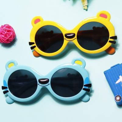 China Fashion Sunglasses Children's Glasses Shape Boys And Girls UV Protection Baby Leisure Play Eye Protection Sunglasses Boys Sunglasses for sale