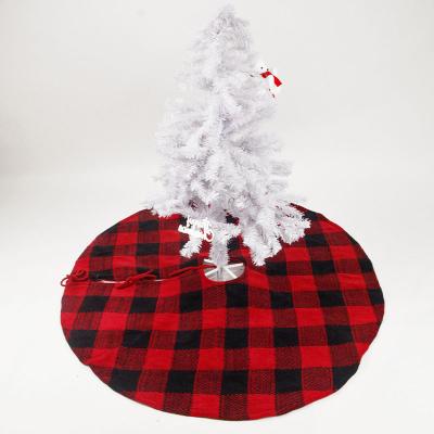 China Festival Celebration OEM ODM Plaid Christmas Tree Thick Handmade Polyester Knitted Skirt Rug Large For Xmas Home Decor for sale