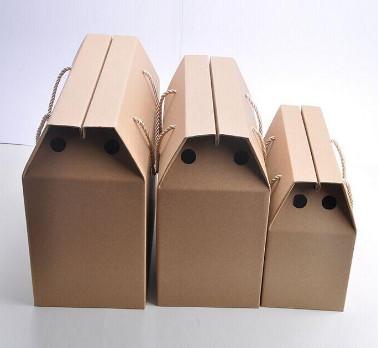 China Corrugated Cardboard Fruit Boxes With Handle , Varnishing / Calendering Printing for sale