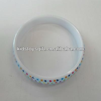 China Coloful Glitter Plastic Plastic Kids Toys Bracelet / Cheaper Small Bracelet Toy for sale