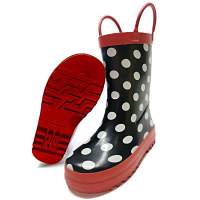 China 2020 EVERGREEN New Style Dot Printing Easy-on Grips Ankle Kids PVC Rain Boots For Kids for sale