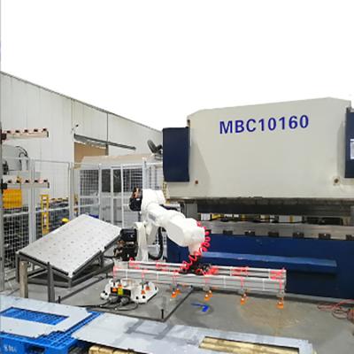 China 6 Axis R90 6 Axis Industrial Robot Arm CNC Press Brake For Cell Robotic Bending System for sale