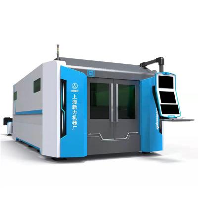 China Full Water Cooled Enclosed Fiber Laser Cutting Machine CNC Sheet Metal Laser Cutter With N-light 2-4KW Laser for sale