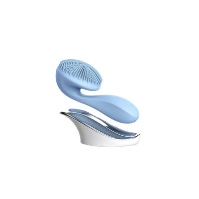 China Sonic Silicone Facial Cleansing Brush Electric Vibration Face Deep Cleansing Remover for sale