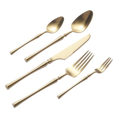 China Viable High Quality Wholesale Royal Vintage SUS304 Flatware Set Wedding Spoon Knife Fork Stainless Steel Gold Wedding Cutlery Set for sale