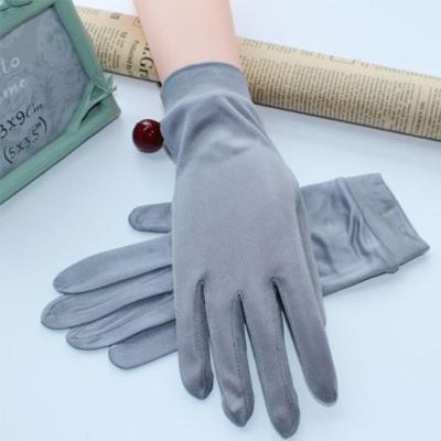 China Factory direct sales fashion women elegant gloves new ice feeling real silk gloves for sale