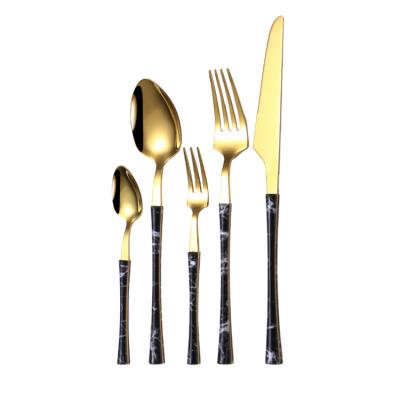 China Stocked Luxury 5 Pcs Set Gold Colored Stainless Steel Flatware Dinnerware Set In Attractive Golden Gift for sale