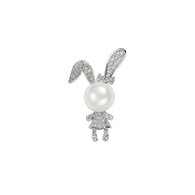 China Environmentally Friendly Promotional Korean Freshwater Brooches Loose Pearl Rhinestone Women's Brooch for sale