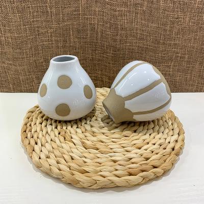 China Creative Custom Ceramic Vase Modern Vase Decoration Flower Pot For Home Decor Centerpieces Vase Modern Nordic Wedding for sale