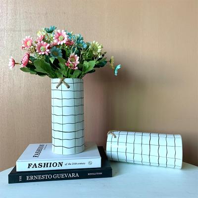 China Modern Manufacturer Antique Ceramic Home Decoration White Flower Vases With Hand-painting for sale