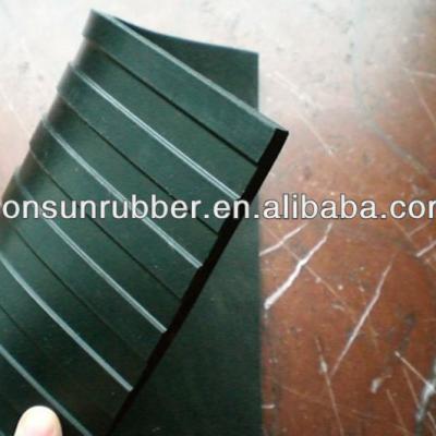 China 5 Mm Wide Ribbed Rubber Mat 1.8 Thick In Rolls 1.8m Wide for sale