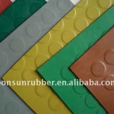 China 3mm To 6mm Thick Non Slip Stud Rubber Mat Flooring Rubber Mat for sale