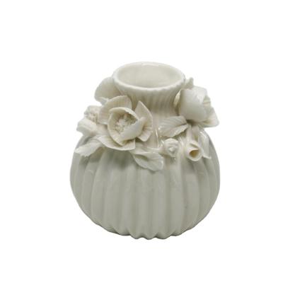 China New design classic / postmodern luxury home decoration with ceramic flower vases for sale