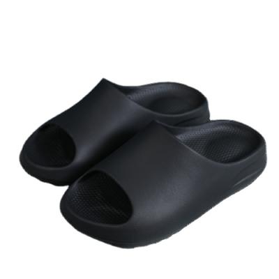 China CUSHIONING Yeezy Running Men's Casual Slippers Non-slip Latest Popular Design Color One-Piece Men's Unisex Slippers for sale