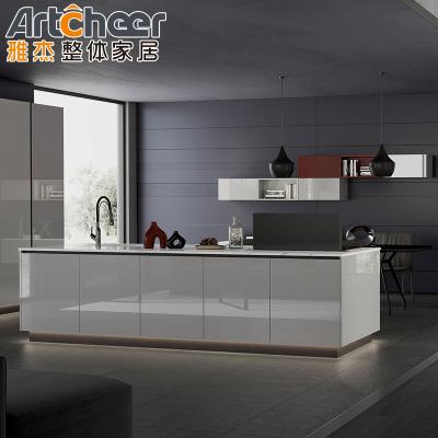 China Space - Saving Design Modular Kitchen Cupboards With Soft Close Hinges And Accessories for sale