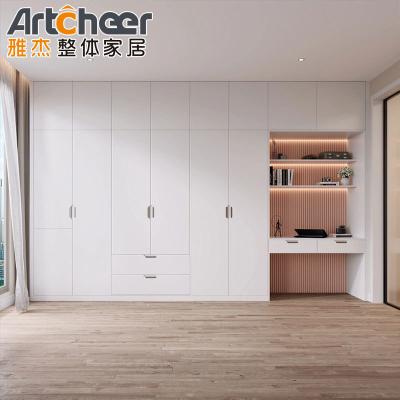 China Verstelbare slaapkamer Solid Wood Modern Armable Modulaire Kledingkast Custom Walk in Kledingkast Te koop