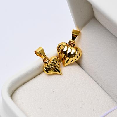 China IPG Technology Plating Lasts And Does Not Fade Large Wholesale Custom Hollow Heart Gold Plated Pendant for sale