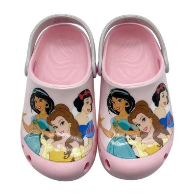 China 2021 new summer lightweight professional sandals beach flat slippers hole shoes for children for sale