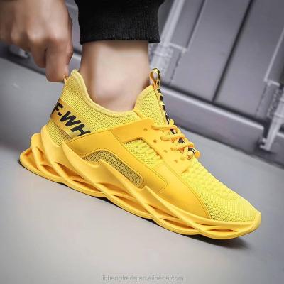 China Fashion Trend Brand Shoes Running Stylish Men Mesh Knit Breathable Mesh Sports Running Shoes 2020 Fashion Sports Shoes Sneakers Hollow Out Unique for sale