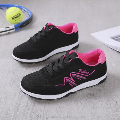 China 2021 Fashion New Trend Light Weight Casual Lady Breathable Running Shoes Women Walking Flat Outdoor Sports Sneakers Shoes For Sale for sale