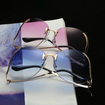 China Fashion Round Glass Metal Frame Fashion Gradient Glass I Vision Sunglasses T-042 for sale