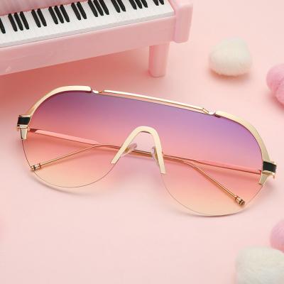 China Fashion Glass Frame Fashion Gradient Glass Big I Vision Sunglasses T-051 for sale