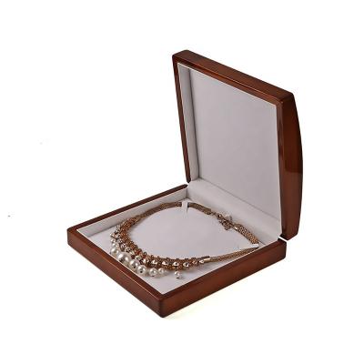 China Classic Luxury Classic Wooden Jewelry Box Ring Necklace Bracelet Storage Box Classic Elegant Vintage Natural Wood for sale