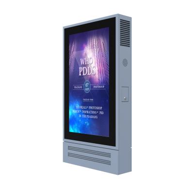 China Double Sided Outdoor LCD Digital Signage Free Standing 2500 Nits IP55 Rating for sale