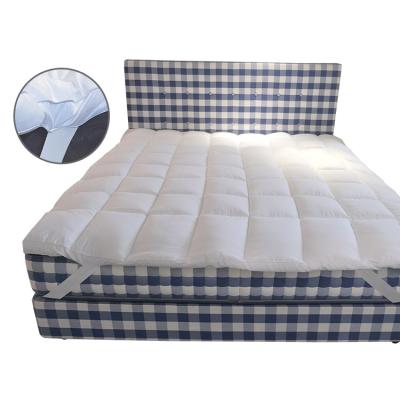 China Removable Cover Super Soft Comforter Sets Mattress Protector Bed Cushions Bedding Quilted Mattress Topper for sale