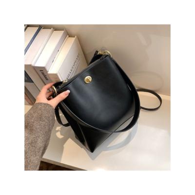 China 2021 new arrivals luxury women's bag luxury shoulder bag women's trend trend PU ladies retro pinch handbags for sale